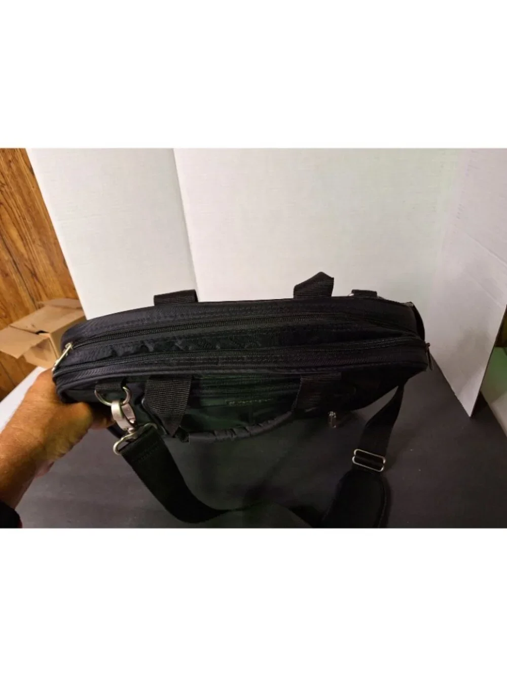 SIMPLY PORTABLE 40 CLASSIC LAPTOP CASE, 15-3/4 X 3-1/2 X 12-1/2,